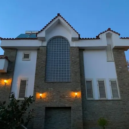 Natalia's House Surrel Villa *