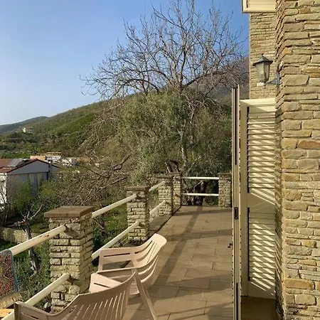 Natalia's House Surrel Villa *